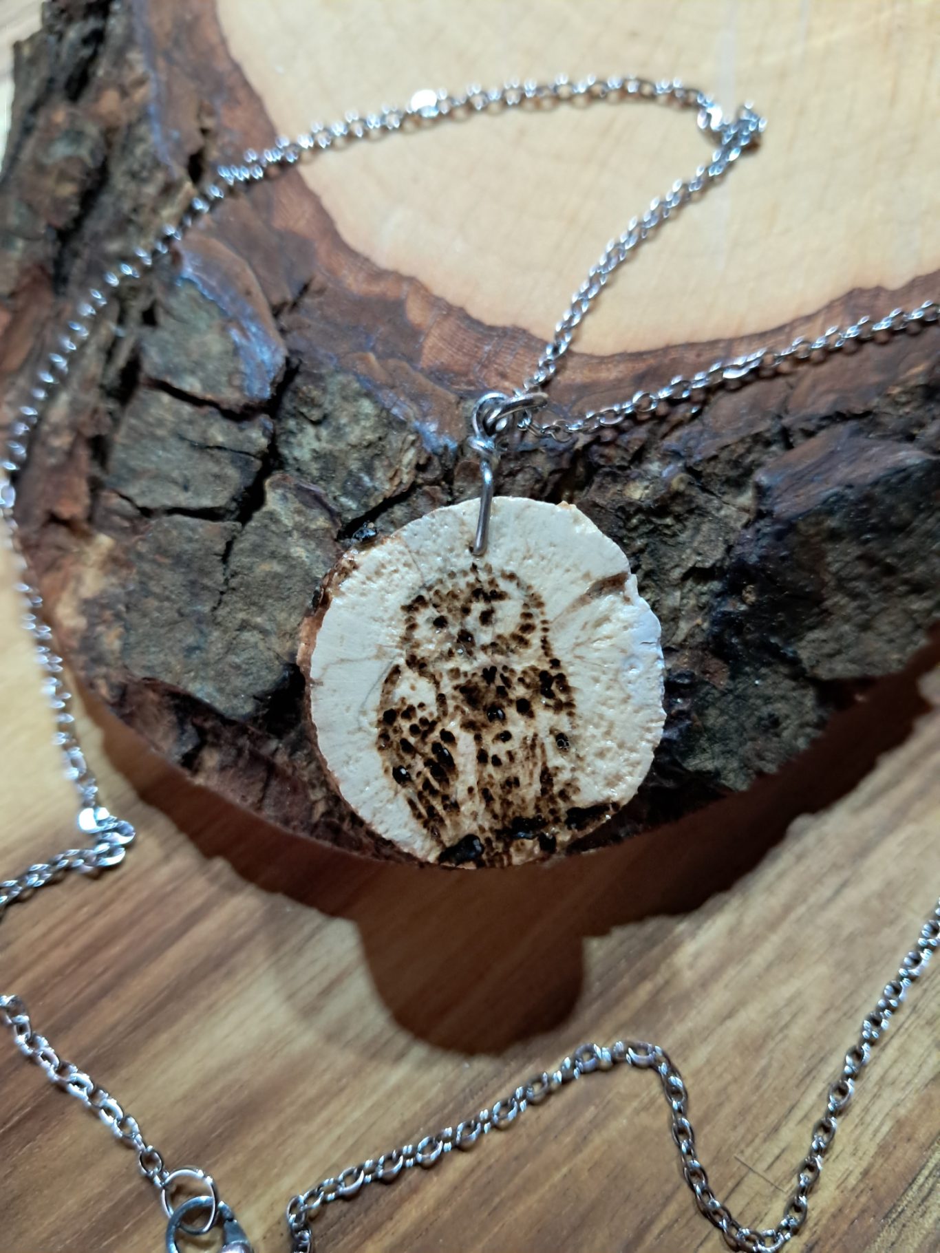 Brandmalerei auf Buchenholz