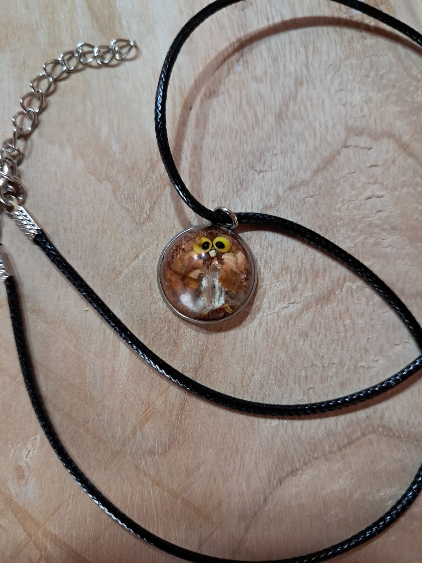 Eulen-Amulett aus Naturmaterialien